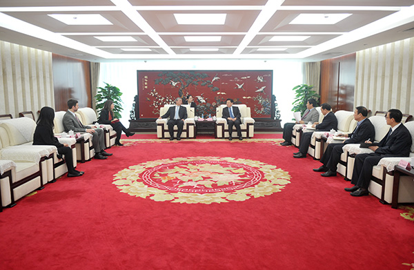 Li Qingkui met with guests from Demeter AWE Holdings-1