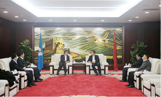 Deng Jianling met with Dr.Gu Chunyuan of ABB-1