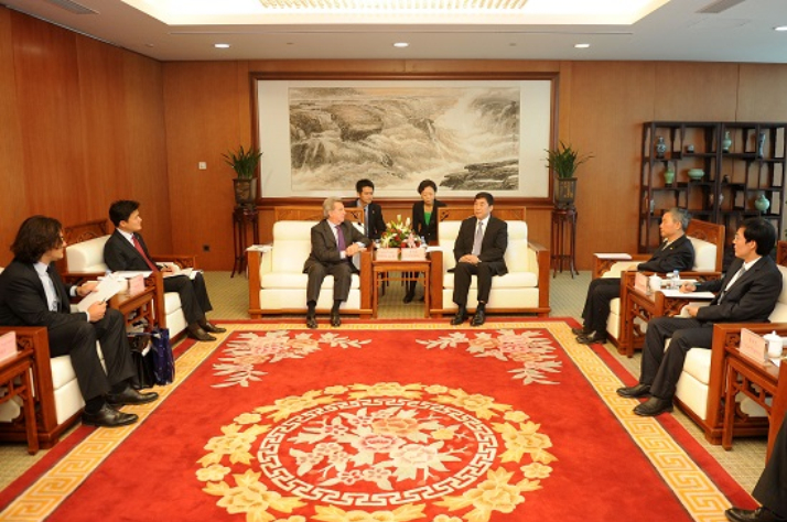 Cao Peixi and Hu Jianmin meet with CEO of Enel-1
