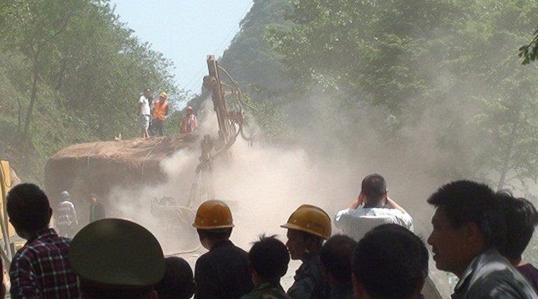 Huaneng helped local government reopen three major life accesses for disaster relief-2